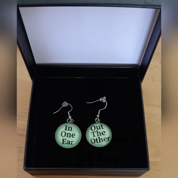 NEW Dangle Earrings - Picture 2 of 2